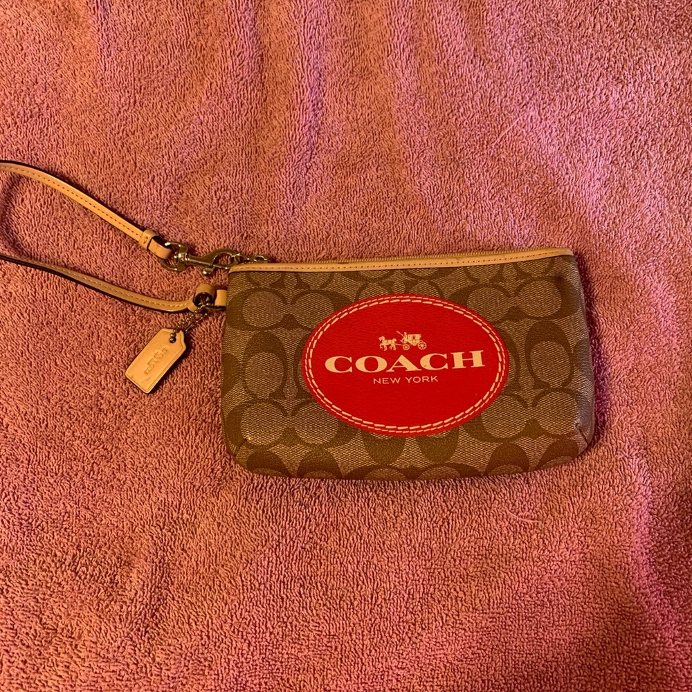 Couch wristlet